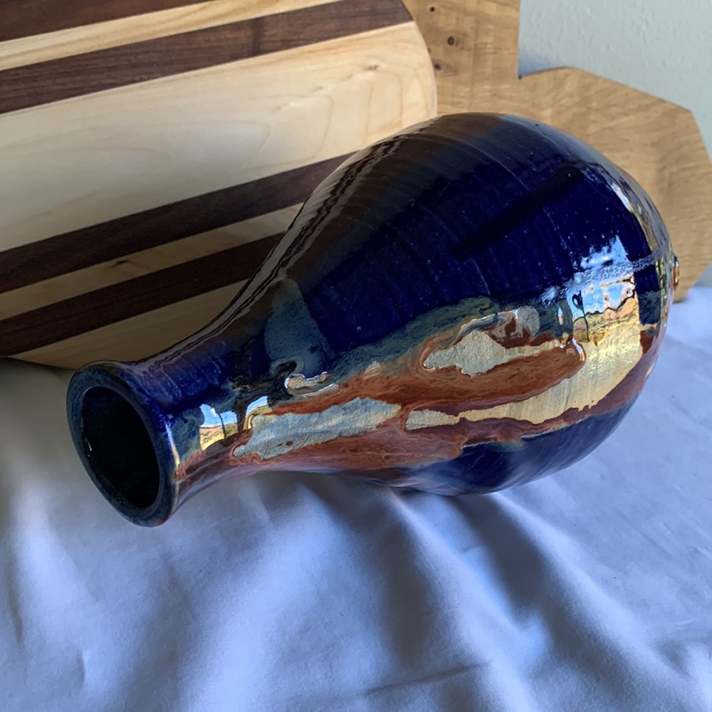 Handmade Studio Pottery Vase - Picture 8 of 13